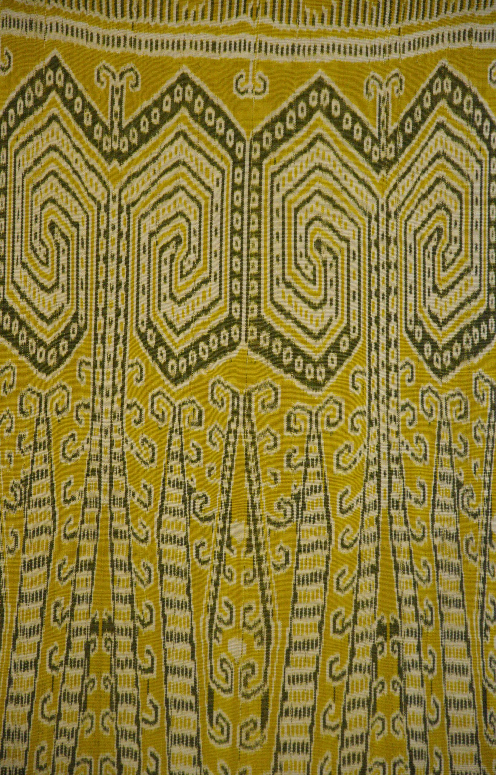 Yellow Silk Pua Kumbu 2 detail 4